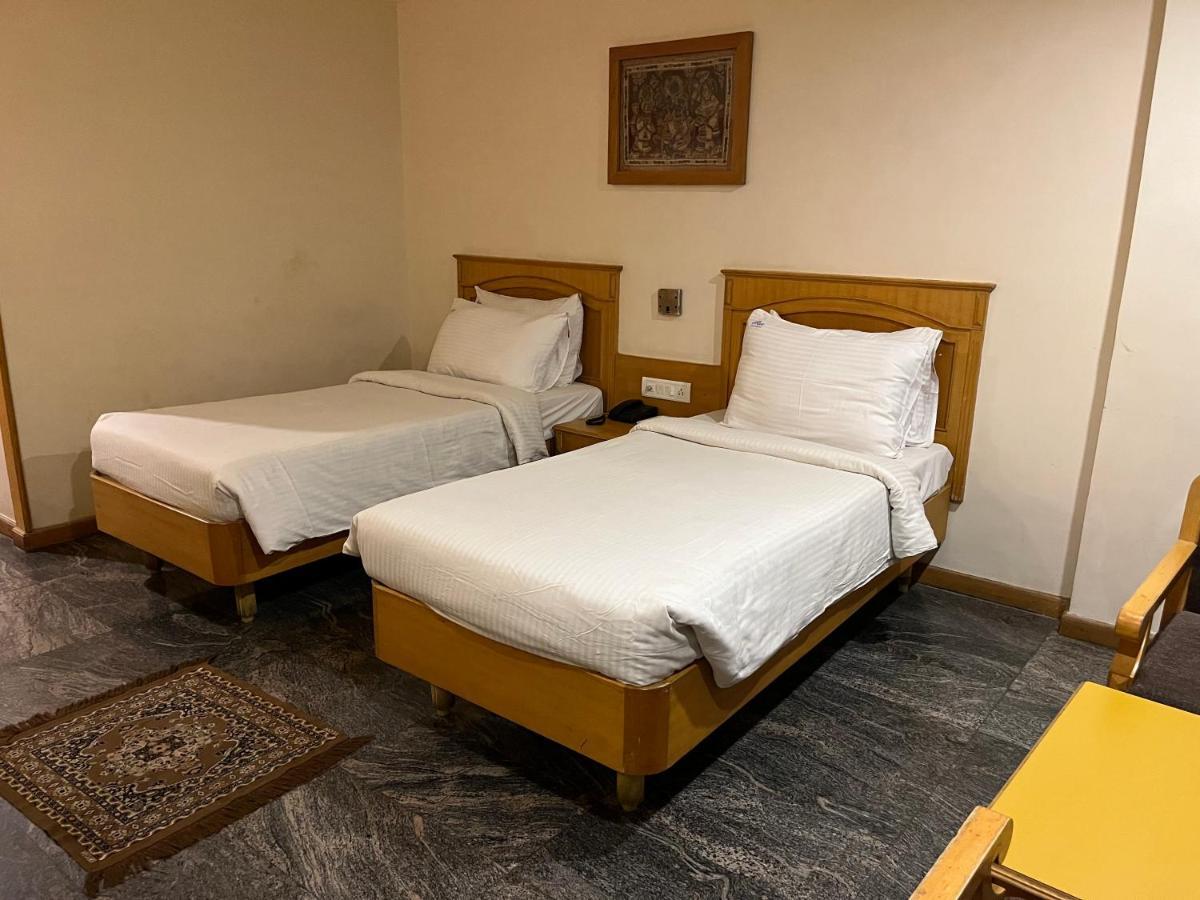 Asr Guesthouse ティルパティ エクステリア 写真